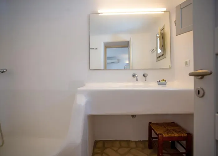 Oasis A Magical Garden In Mykonos Town